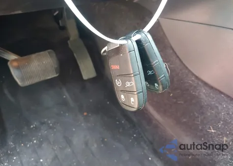 2015 Jeep Grand Cherokee Limited z USA, uszkodzony, nr VIN 1C4RJFBM5FC243737